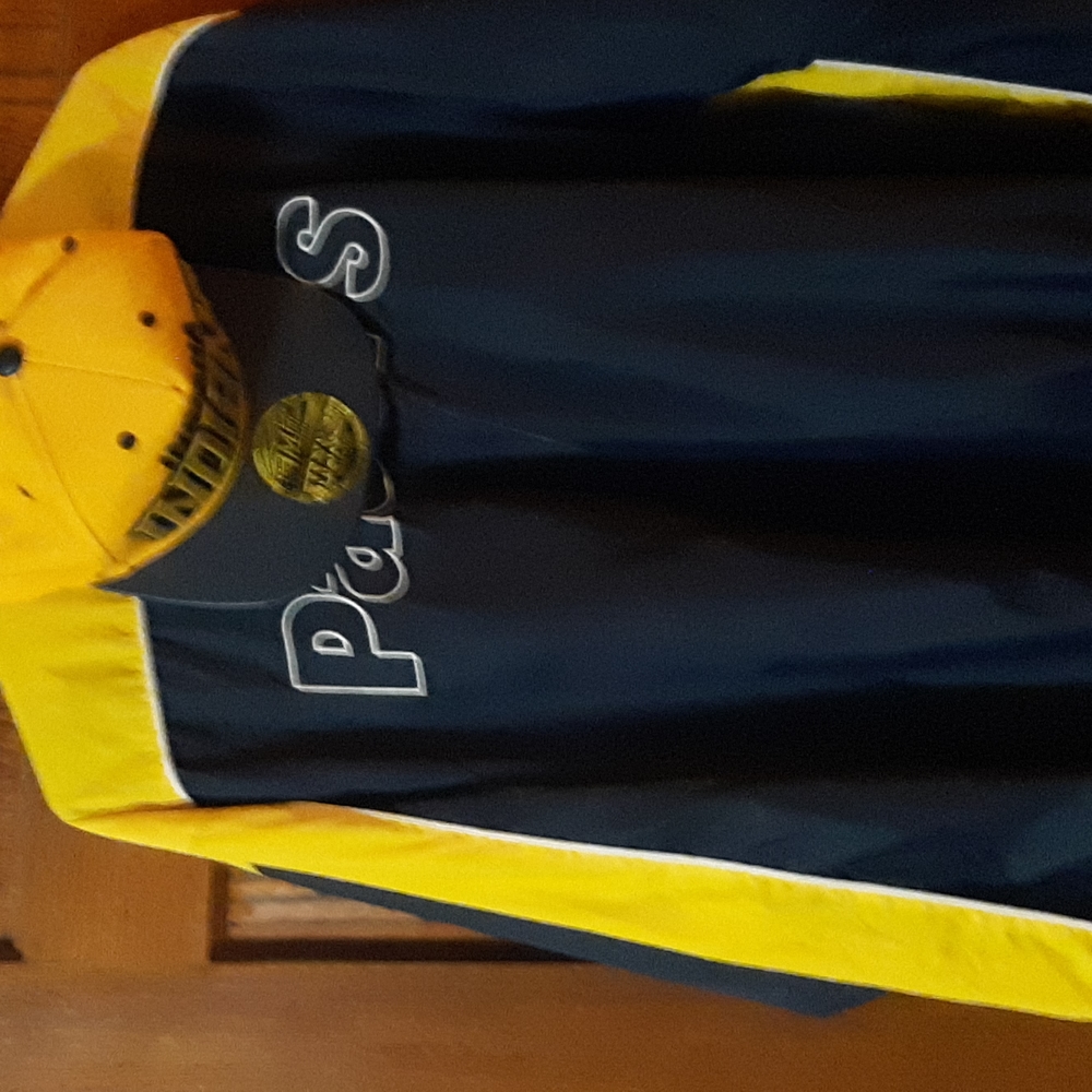 Reebok medium windbreaker and hat